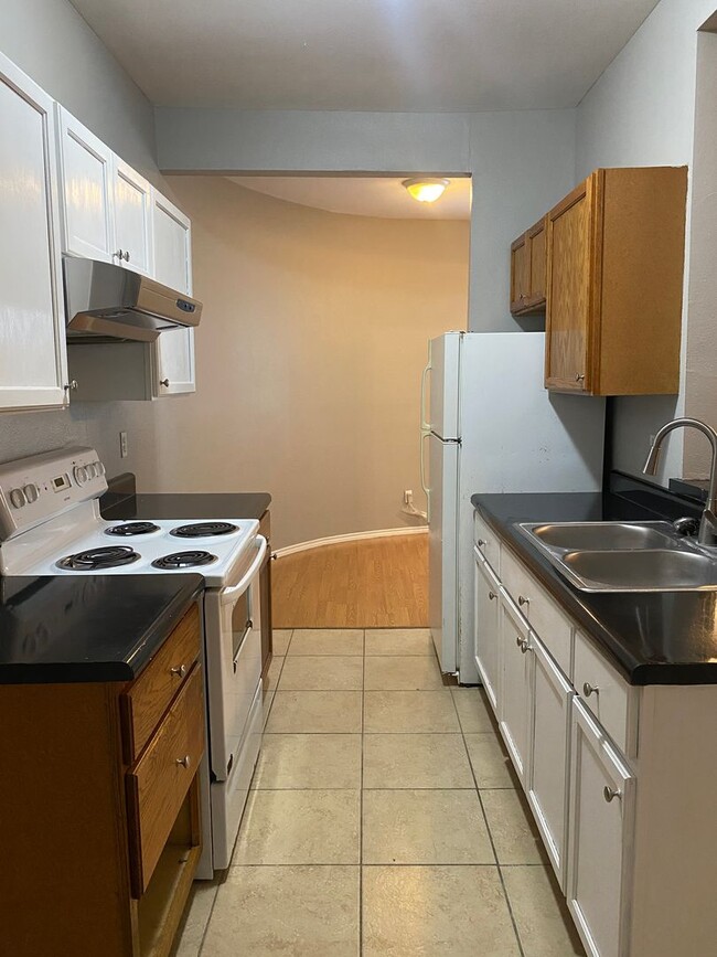 Photo - 240 Princeton Ave Unit B