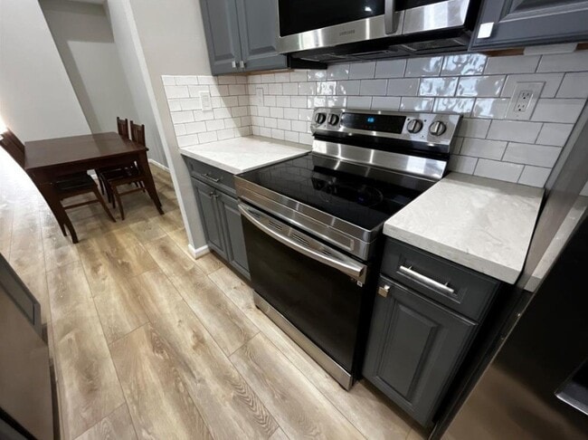 Building Photo - 2425 Augusta Dr Unit 44