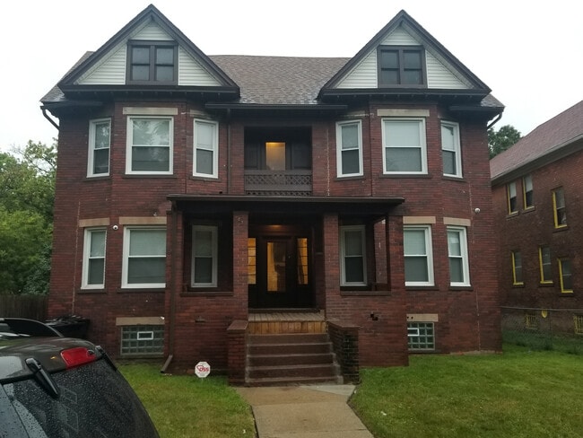 Building Photo - 865 Pingree St Unit 865 Pingree St