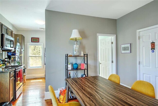 Photo - 220 Carpenter St Unit 2