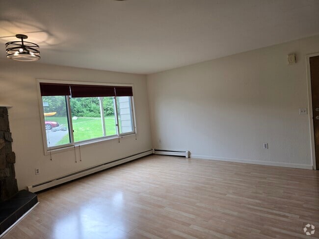 Building Photo - 355 Donna Dr Unit #15 Rental