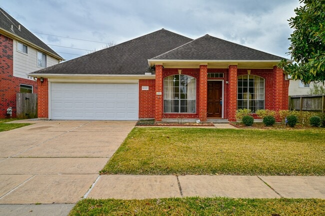 Building Photo - 12227 Meadowglen Dr
