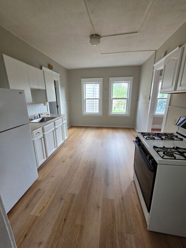 6321 Lansing Ave Unit 4