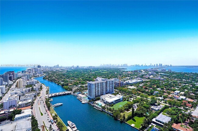 Photo - 4401 Collins Ave Unidad PH South