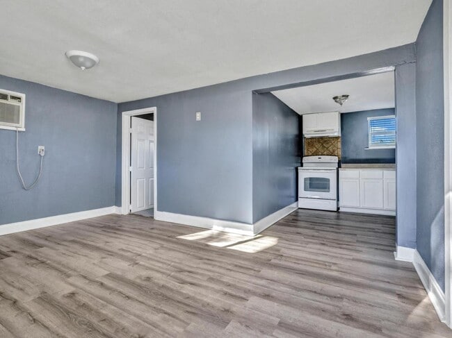 Photo - 731 W Hull St Unit 912 S Armstrong st.