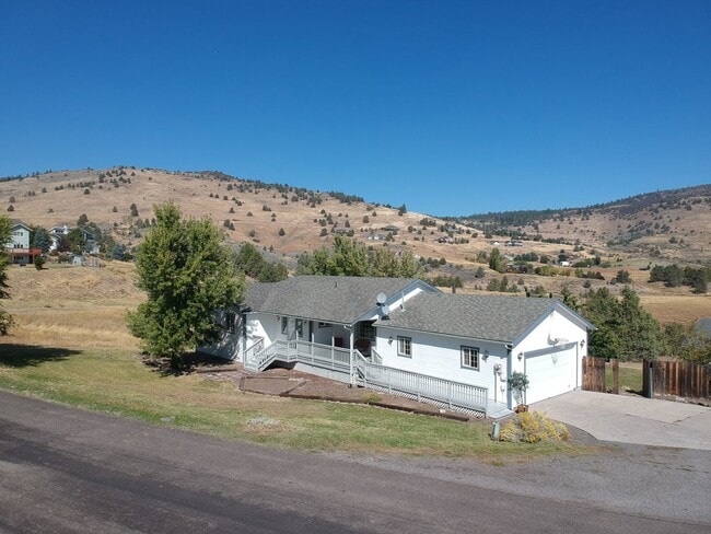 4 Bedroom 3 Bath Home - 4 Bedroom 3 Bath Home