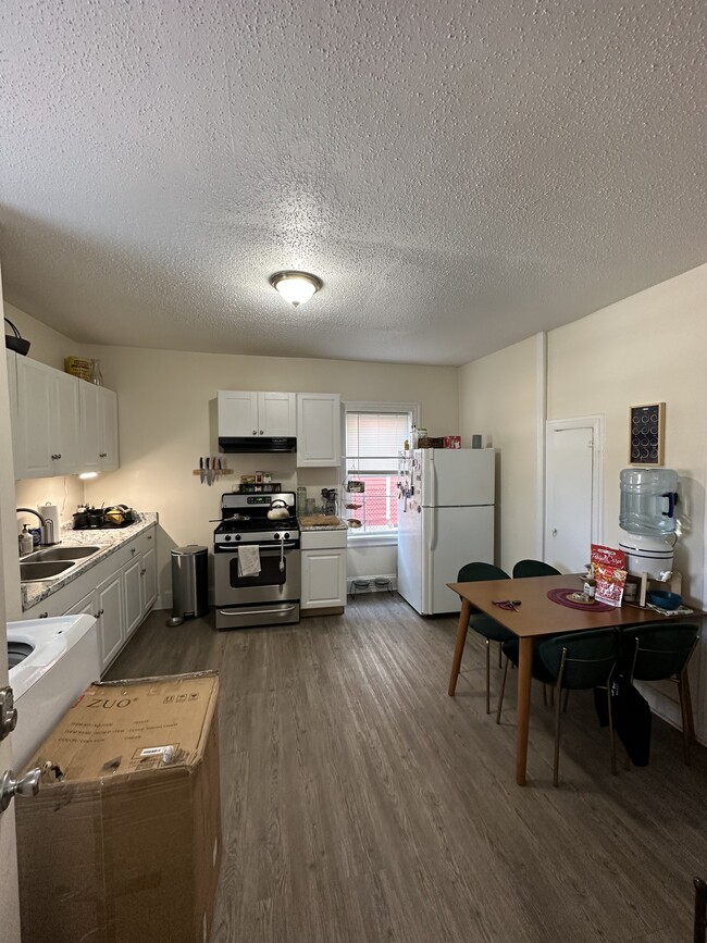 Photo - 117 Hanover St Unit 1