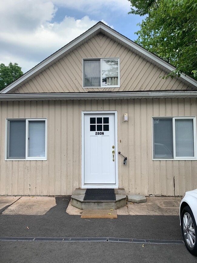 Photo - 280 N Middletown Rd Unit Front apt