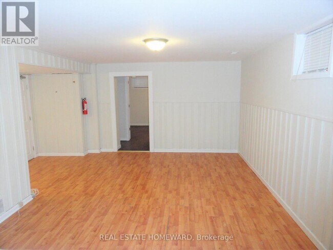 Photo - 30 Baybrook Crescent