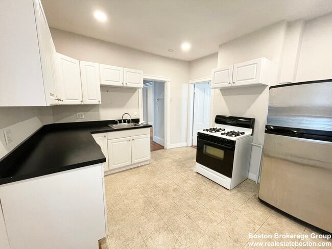 Photo - 276 E Cottage St Unit 1