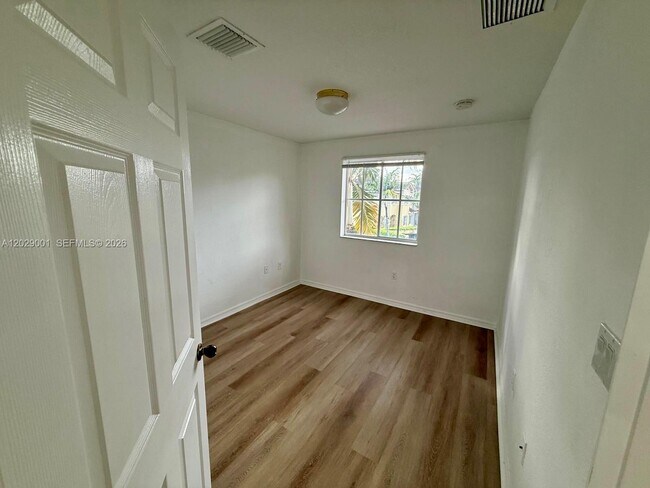 1934 SW 60th Ave