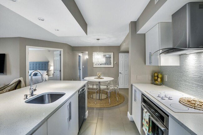 Photo - 123 Yacht Club Way