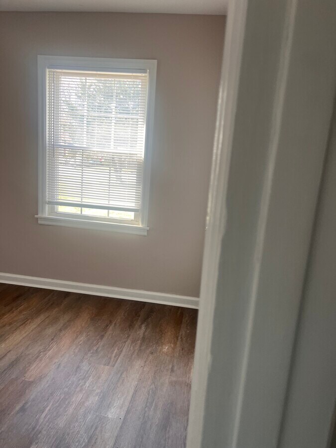 Photo - 3413 Linwood Ave