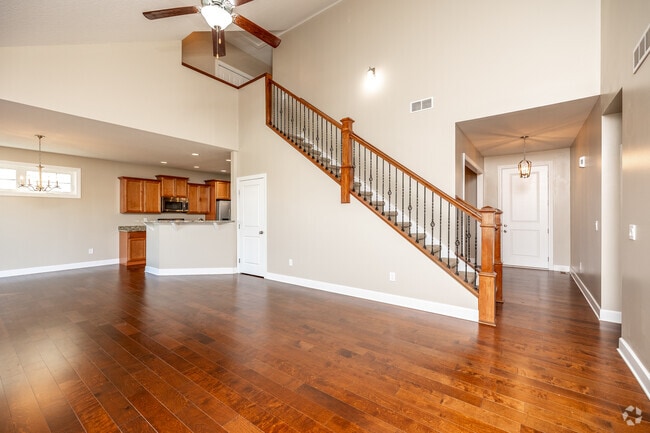 3BR, 2.5BA - Kite/2,456 SF