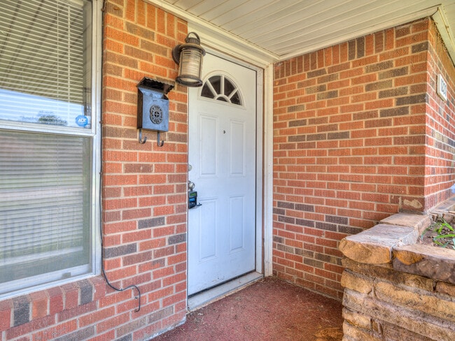 Photo - 1221 NE 44th St