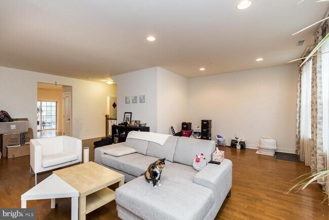 Photo - 207 Brinley Ct