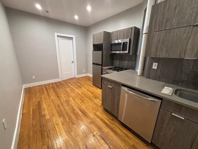 Building Photo - 1 bedroom in New York NY 10029 Unit 1RE