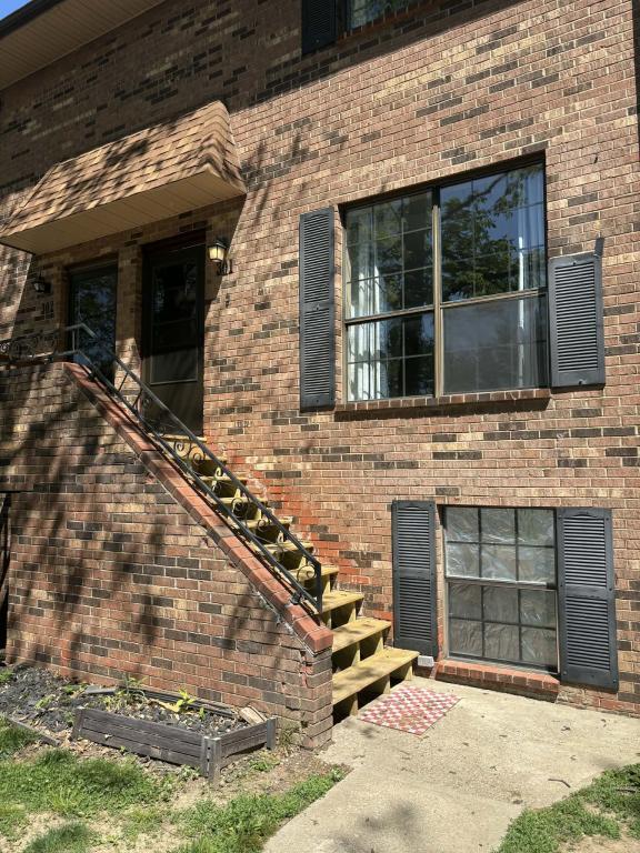 Photo - 301 Halia Crest