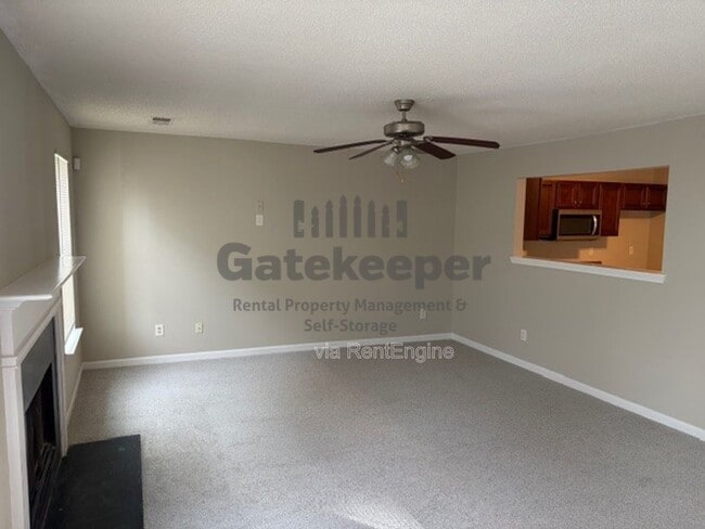 Photo - 8882 Seneca Rd