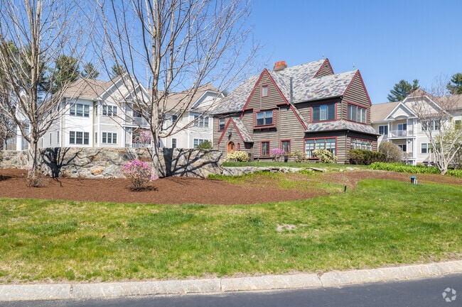 160 Daniel Webster Hwy Nashua, NH - Colliston Yard Apartments