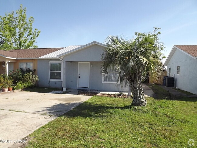 Building Photo - 2712 Oak Hammock Dr Rental