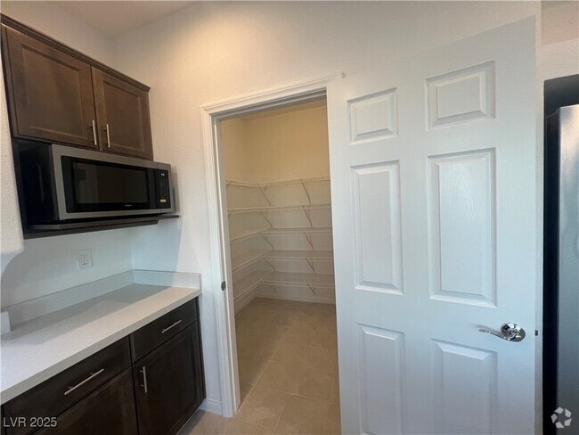 Building Photo - 5872 Aurora Gold Ave Rental