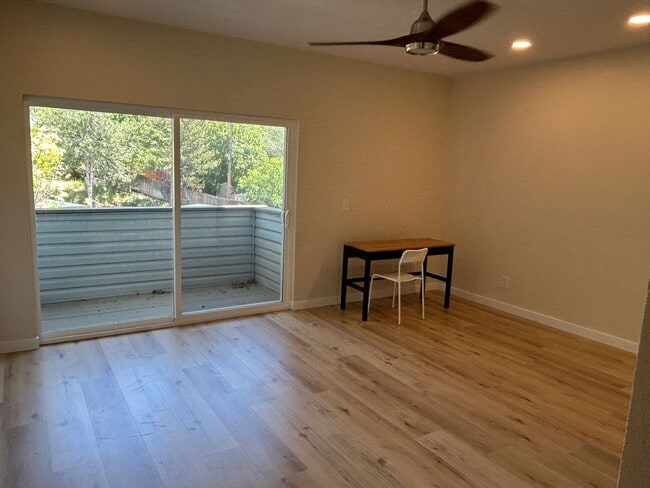 Building Photo - GORGEOUS Downtown Apartment!!! Unit A-14