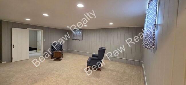 3512 Moore Ave