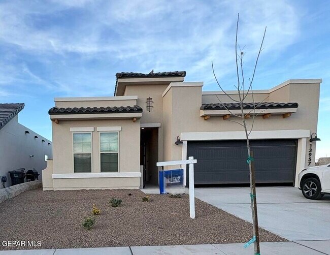 Building Photo - 13957 Paseo Honor Ct