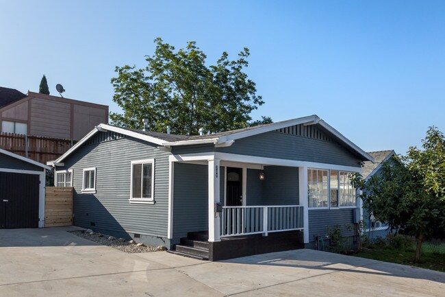 Photo - 708 Tularosa Dr