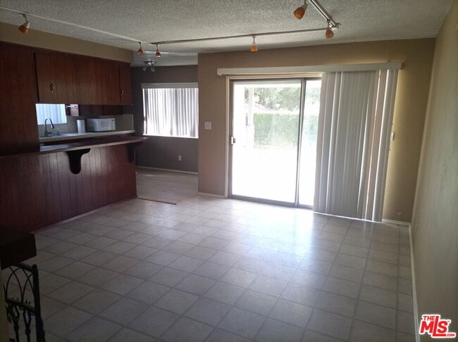 1016 Orange Ave