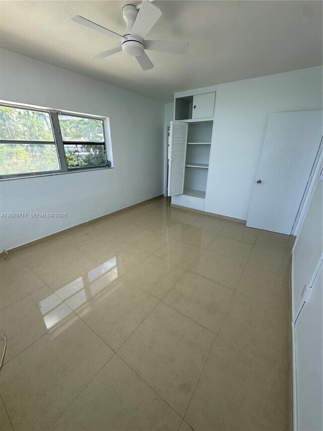 Photo - 10281 E Bay Harbor Dr Unit B3