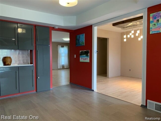 Photo - 5051 Falmouth Dr