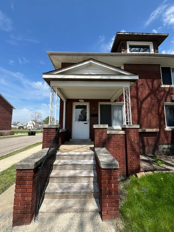 Building Photo - 162 Labadie St