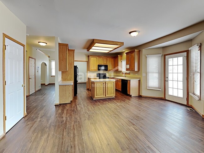 Photo - 25021 Vermette Rd