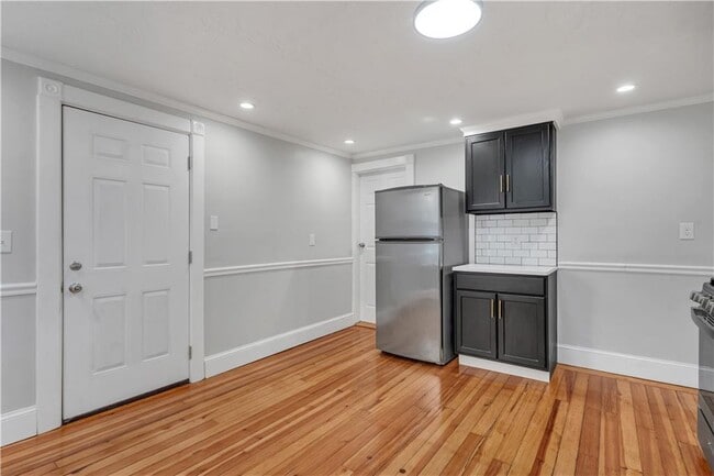 Photo - 382 Orms St Unidad 2