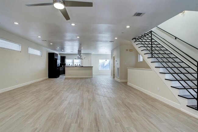 Photo - 3045 Clinton Dr