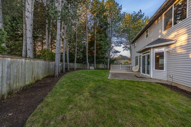 Photo - Spacious 4-Bedroom Home on Fisher’s Landing Cul-de-Sac