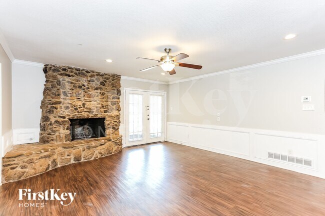 223 Linda Ln