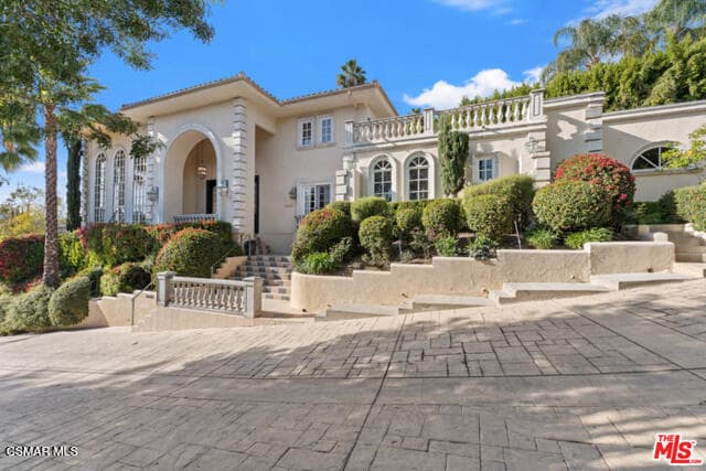 Photo - 4440 Hayvenhurst Ave