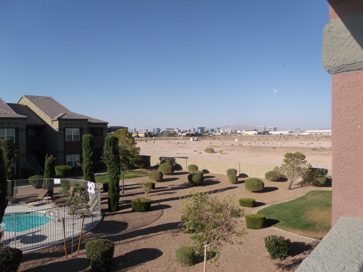 Upper unit at Tuscano with Stainless and G... - Upper unit at Tuscano with Stainless and G... House