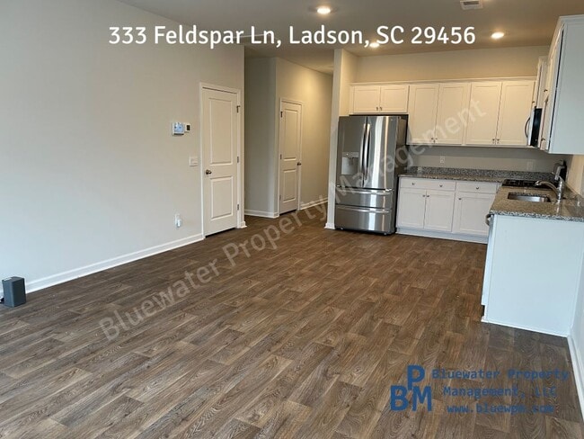 Photo - 333 Feldspar Ln