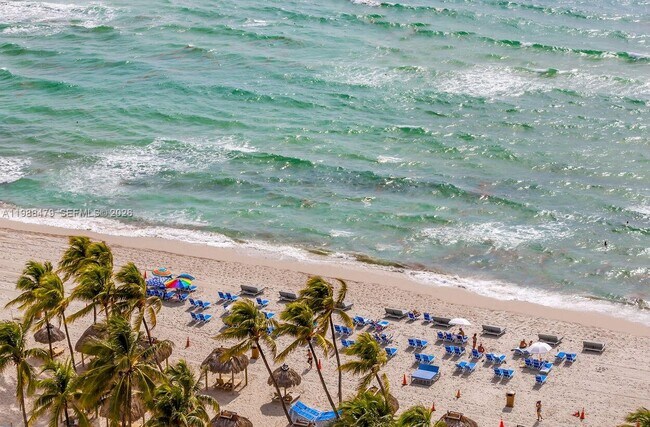 Photo - 16699 Collins Ave Unidad 2007