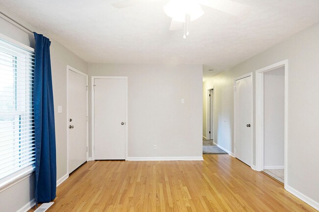 Photo - 930 Claudius Ct