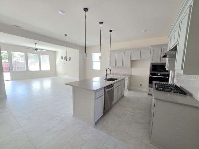 Photo - 4512 Hammerstein Blvd