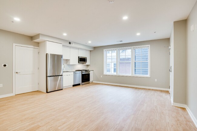 Photo - 2210 Wisconsin Ave NW Unidad 321