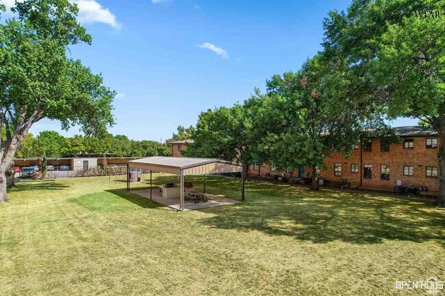 Photo - 3701 Southmoor Ln