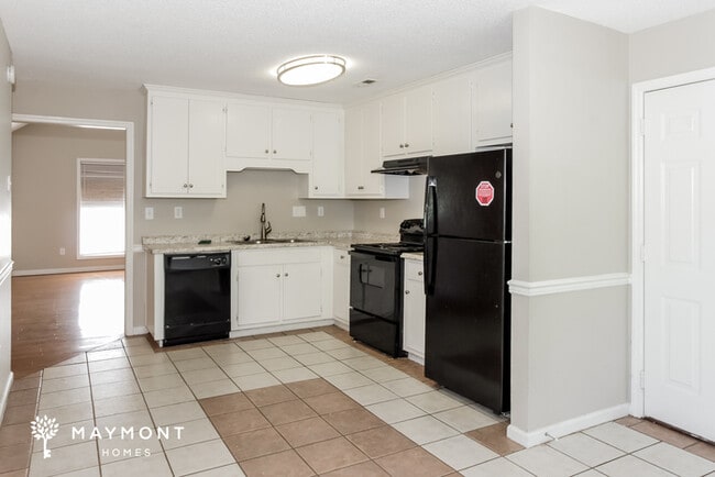 Photo - 207 Cedar Creek Cir