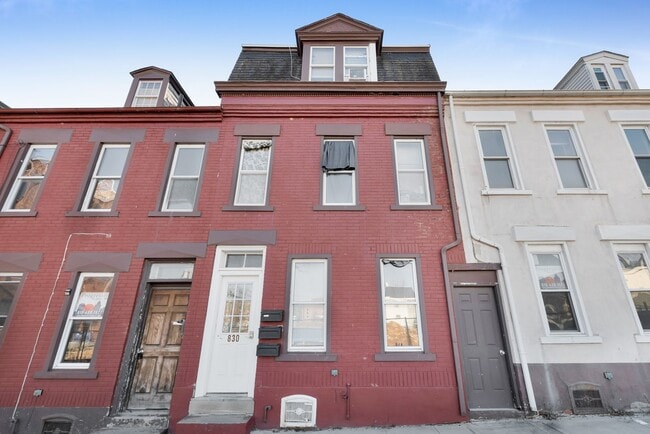 Building Photo - 830 Chestnut St Unit 1