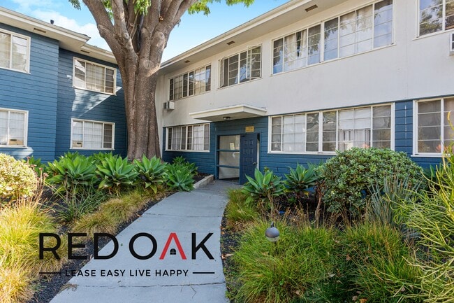 Photo - ~$900 OFF Per Month~ Stunning Three Bedroo... Unidad D